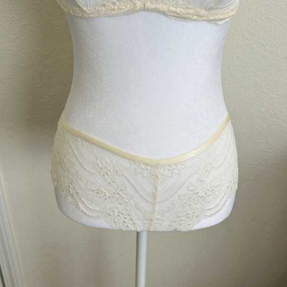 NWT Set Free People Intimately, Last Dance Lace Bralette and Brief size XSmall - Picture 3 of 7